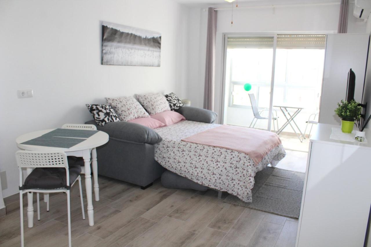 Charming Studio Nerja With Pool ภายนอก รูปภาพ